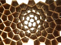 honingraatachtige-structuur-met-vijfhoeken