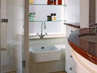 matglazen-raam-en-trapezium-vormige-douche